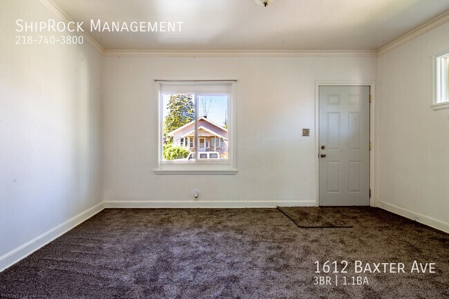 Foto del edificio - 1612 Baxter Ave