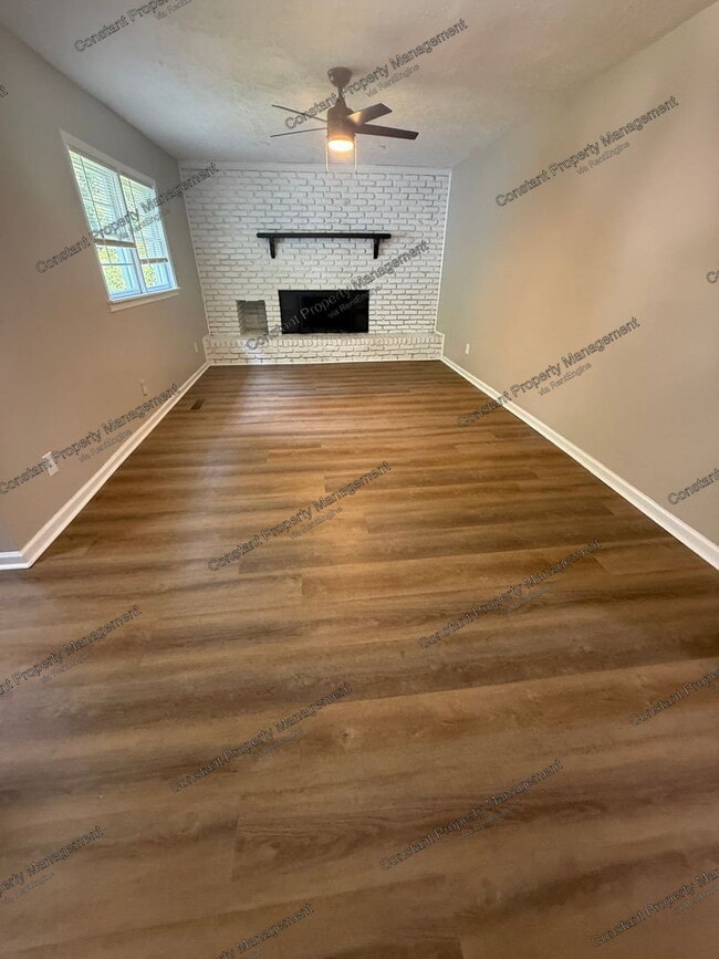 Building Photo - 2166 Ollie Dr