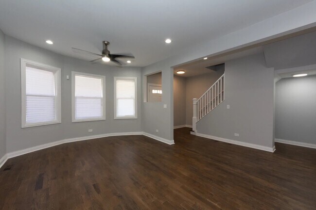 Building Photo - 6615 S Honore St