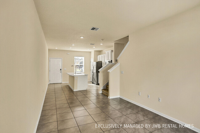 Foto del edificio - 612 Yellow Oaks Ln