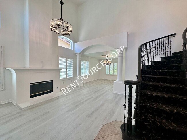 Foto del edificio - 25341 Irving Ln