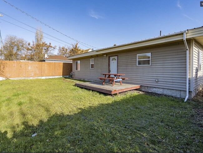 Foto del edificio - 3003 N Standard St