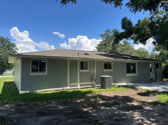 Building Photo - 236 Cardinal Dr