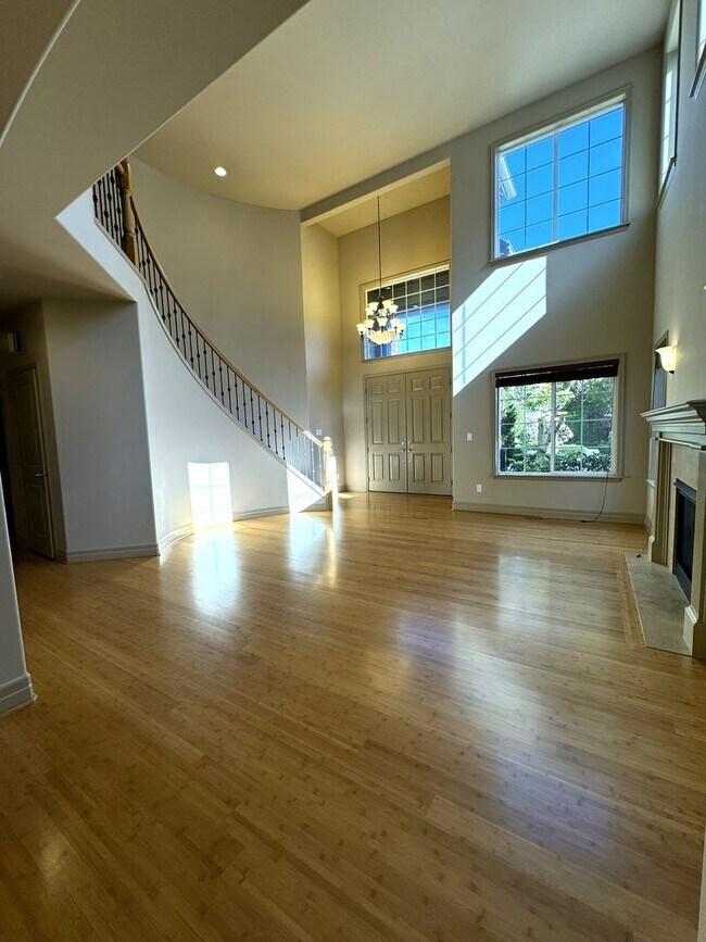Foto del edificio - 4Bd/2.5Ba Bellevue Home