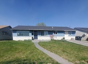 Building Photo - 424 N Clark Rd