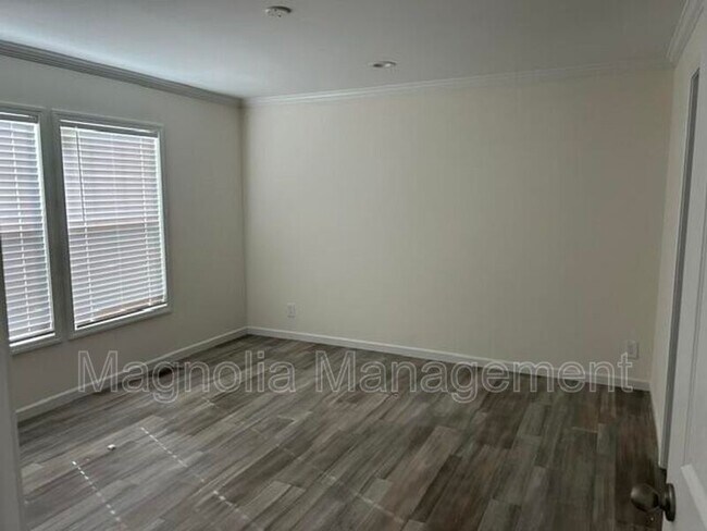 Building Photo - 3200 Bobbitt Rd