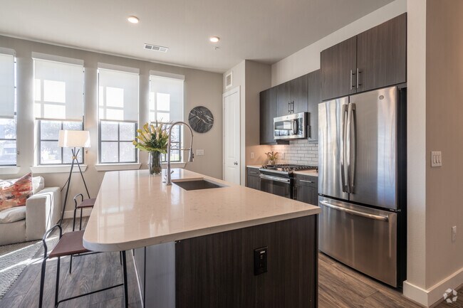 2 habitaciones, 2 baños - 1107 pies cuadrados - Cocina - Bellrock Sawyer Yards