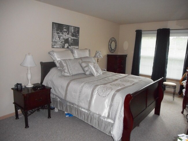 Master Bedroom - 9015 Bennett Pl
