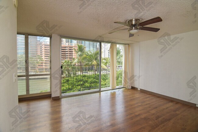 Foto del edificio - 620 McCully St