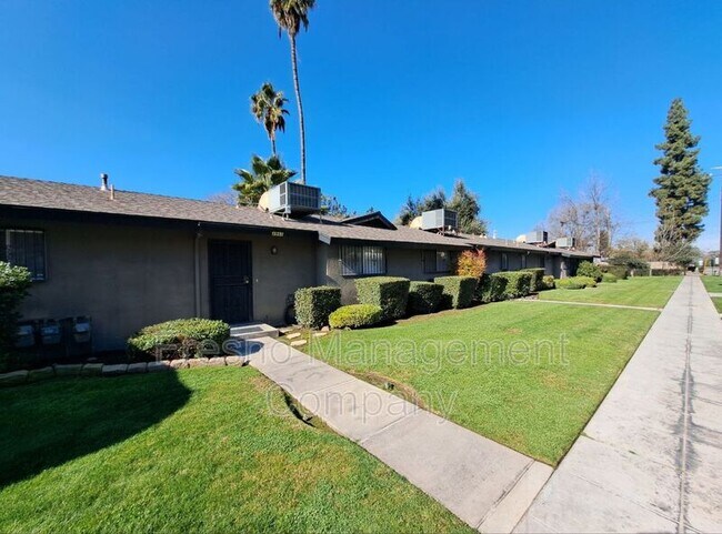 Foto del edificio - 4943 N Harrison Ave