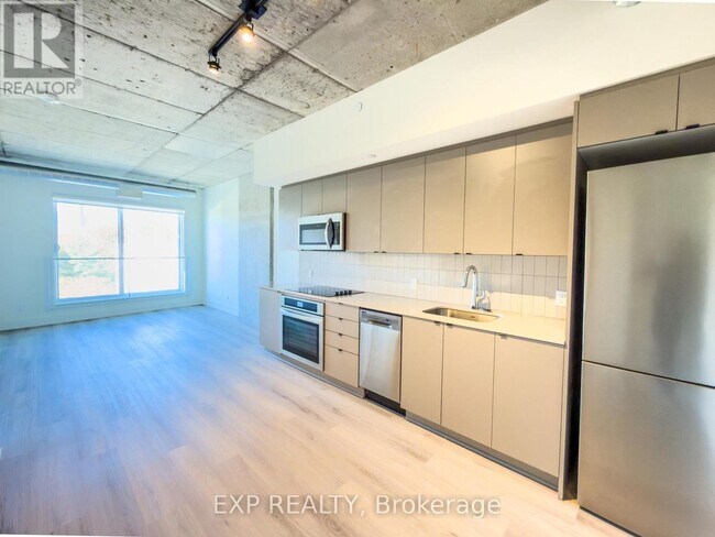 Photo du bâtiment - 770 Somerset St W