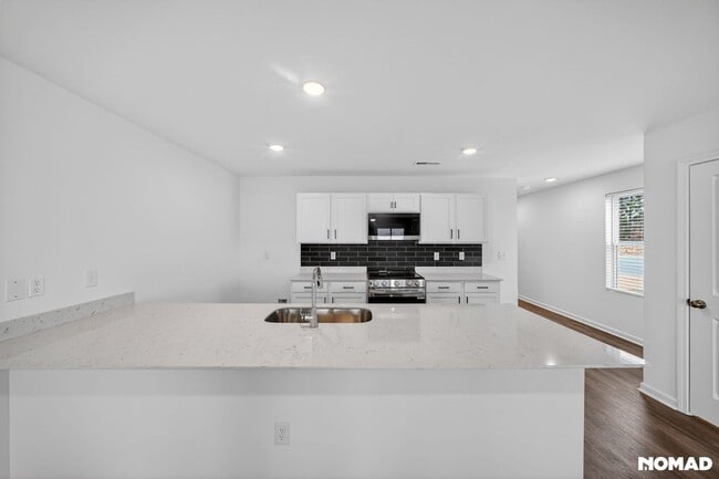 Building Photo - 2401 Brookville Dr