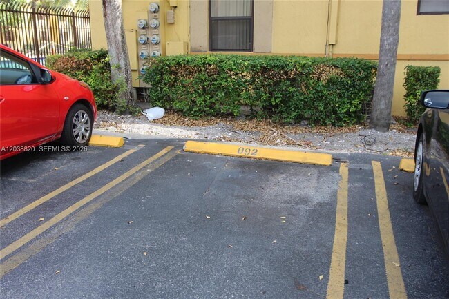 Foto del edificio - 650 NW 114th Ave