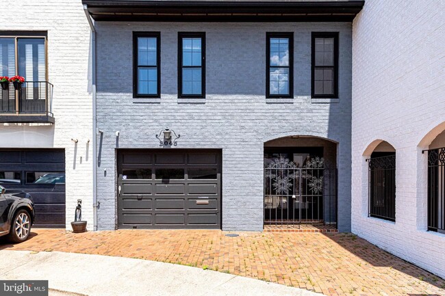 Building Photo - 2045 N Abingdon St