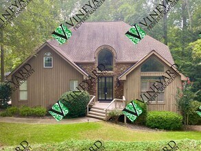 Building Photo - 4235 Loch Highland Pkwy NE