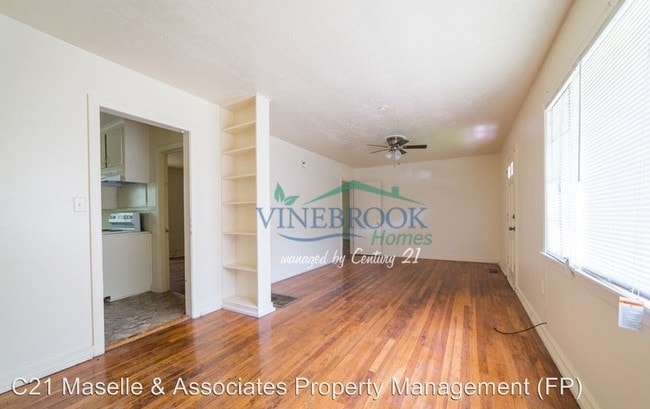 Building Photo - 3 br, 1 bath House - 2742 Pinebrook Dr