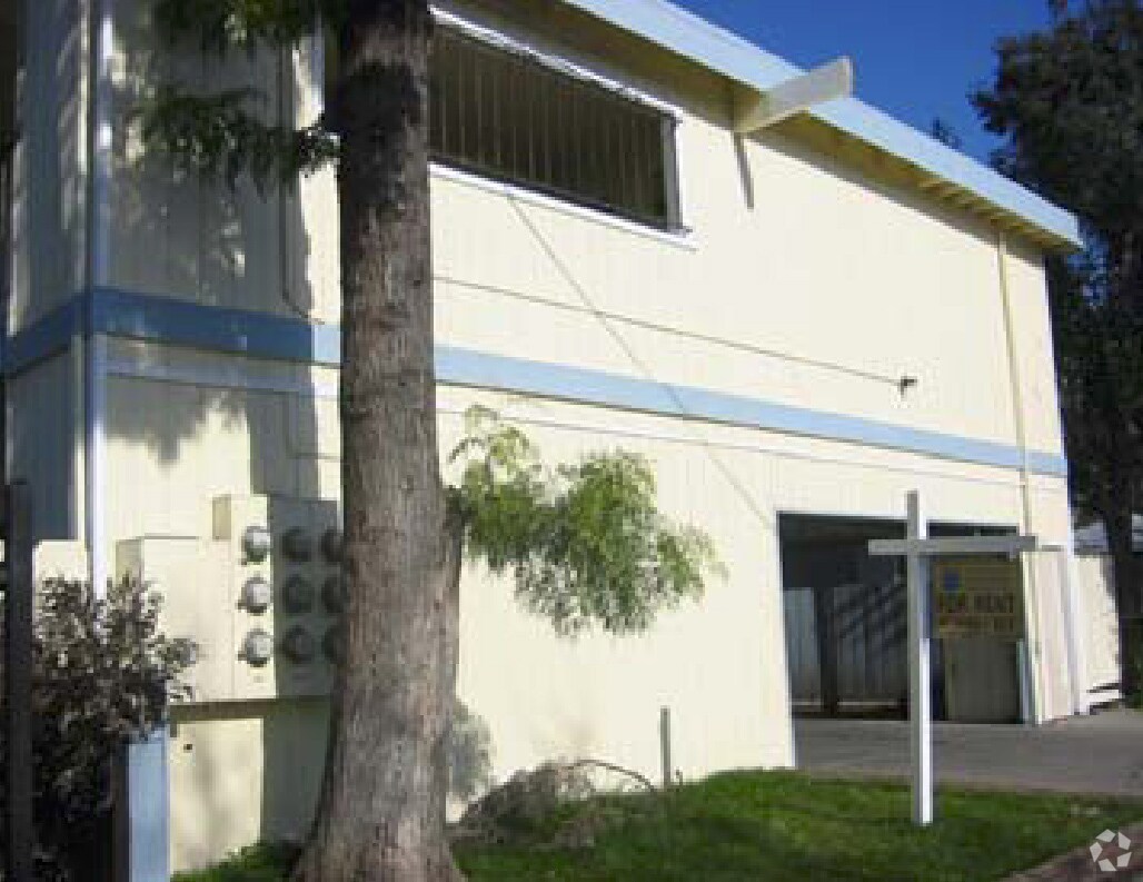 Vista alternativa del edificio - East Fremont Apartments