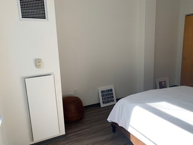 Foto del edificio - 160 E Berkeley St