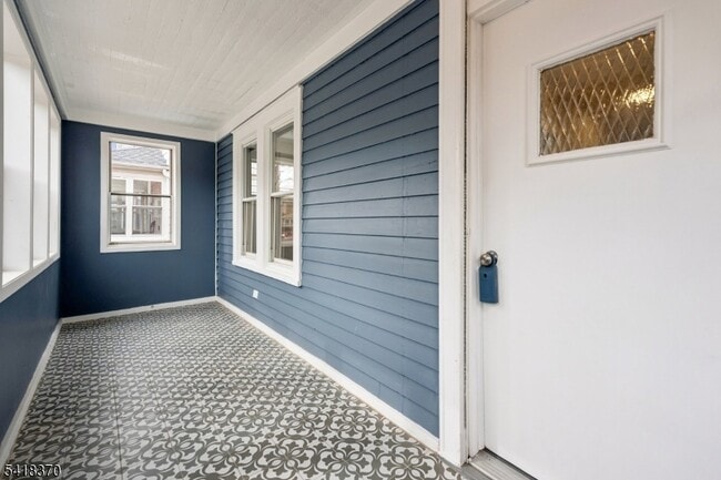 Building Photo - 32 Edgewood Rd