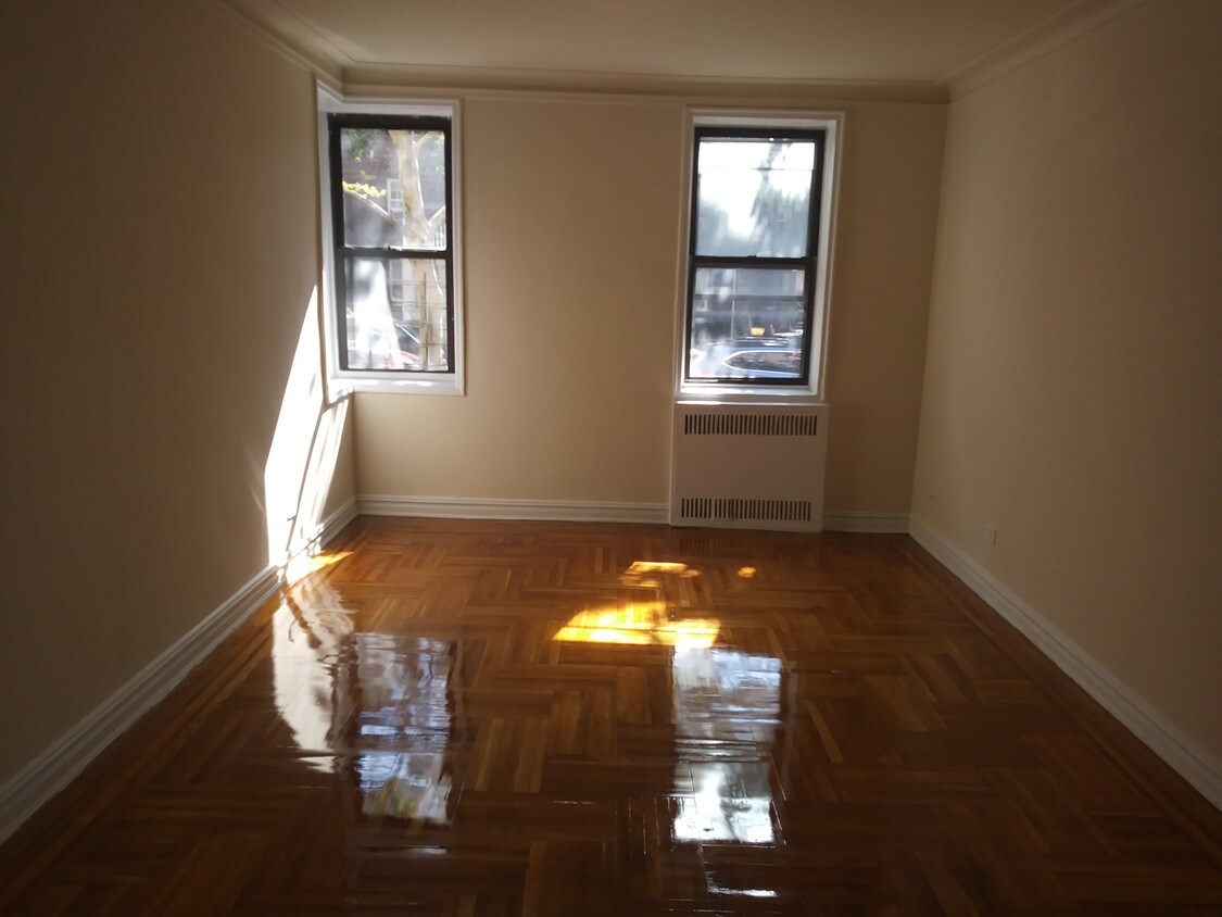 Foto principal - 47-09 Skillman Ave