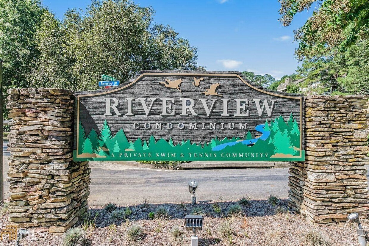 Primary Photo - 702 Riverview Dr