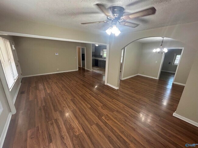 Foto del edificio - 4742 Bluehaven Dr NW