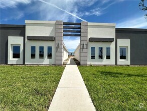 Building Photo - 4216 Walnut Ave