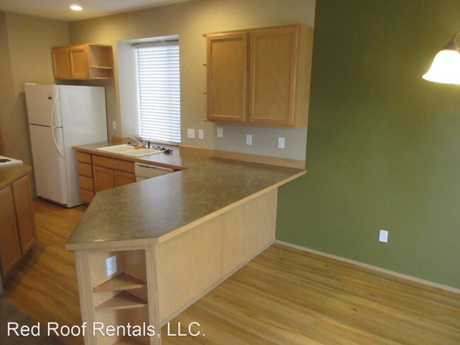 Building Photo - 3 br, 2.5 bath House - 12718 64th Ave E