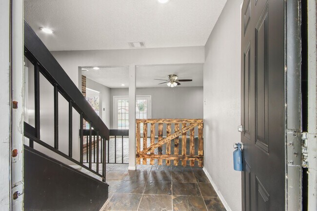 Building Photo - 17610 Possums Run Dr