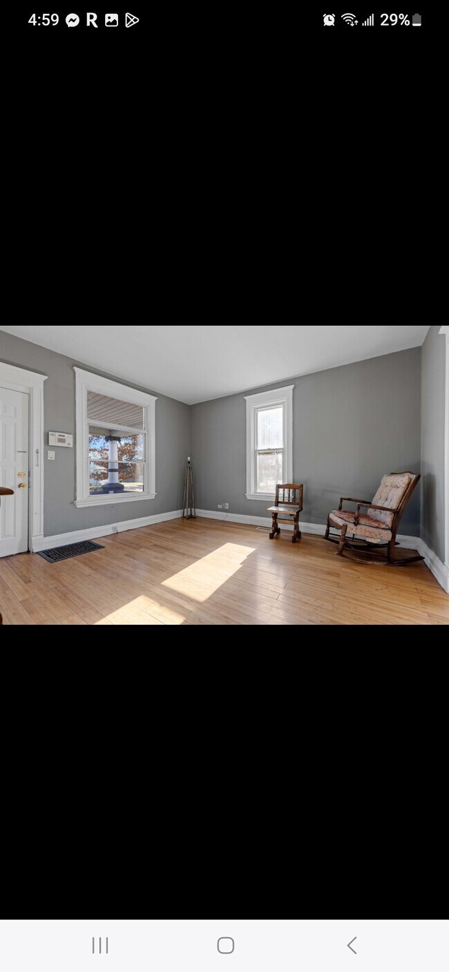 Building Photo - 1329 S 6th St