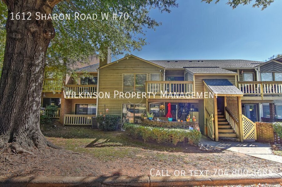 Foto principal - Charming 2-Bed, 2-Bath Retreat in the Hear...