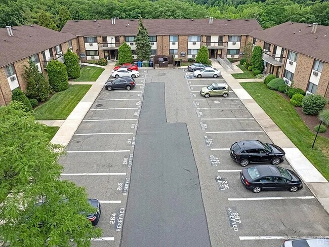 Building Photo - 644 Cricket Ln