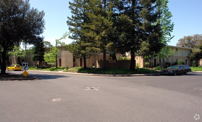 Foto del edificio - Los Gatos Apartments