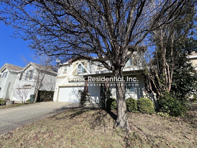 Foto del edificio - Spacious 4bd/2.5ba Rocklin Home with 2 Car...