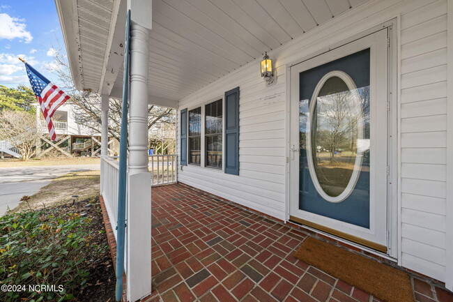 Building Photo - 7507 E Oak Island Dr