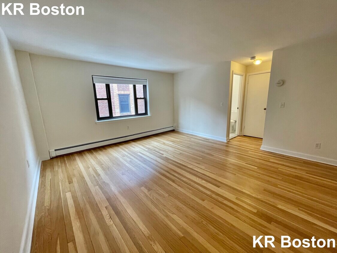 Primary Photo - 32 Harvard St