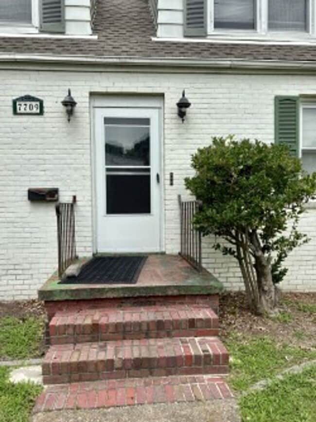 Building Photo - CAS7709#-MW