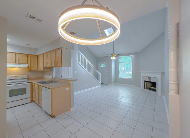 Building Photo - 2500 Nugget Ln