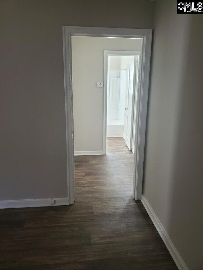 Foto del edificio - 332 S Bull St