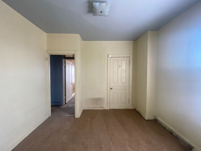 Building Photo - 108 N Penn St
