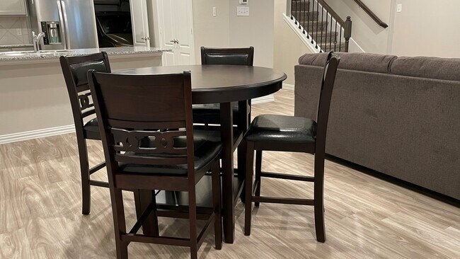 Sala de estar y comedor 1 - 3508 Cricket Dr