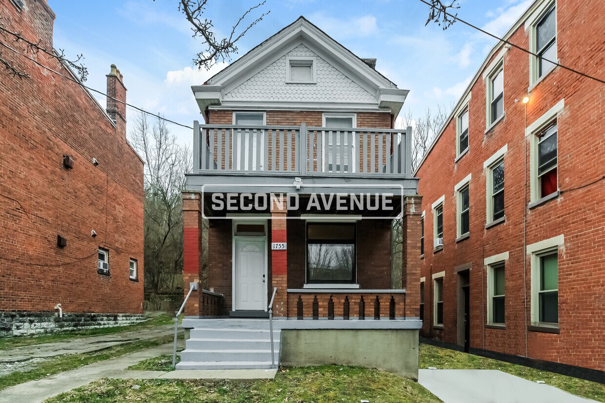 Primary Photo - 1755 Baltimore Ave