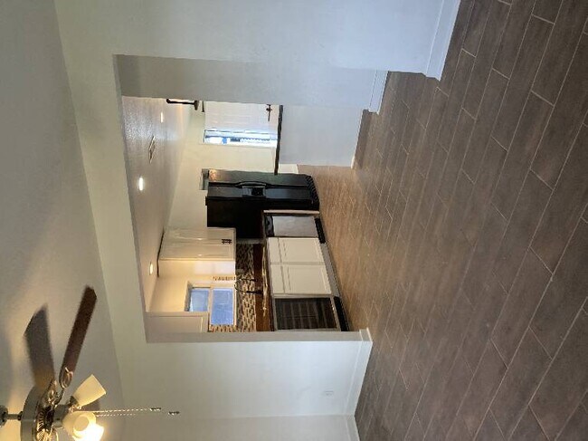 Building Photo - Remodeled Country Charmer