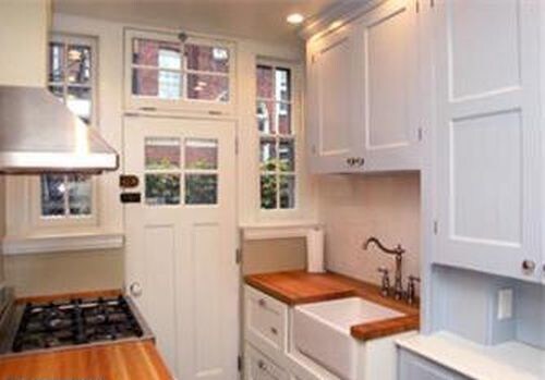 Building Photo - 2128 St James Pl