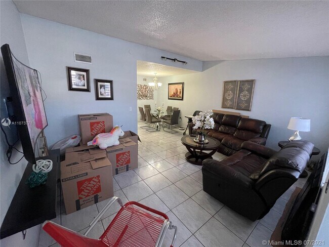 Building Photo - 6864 NW 166th Terrace