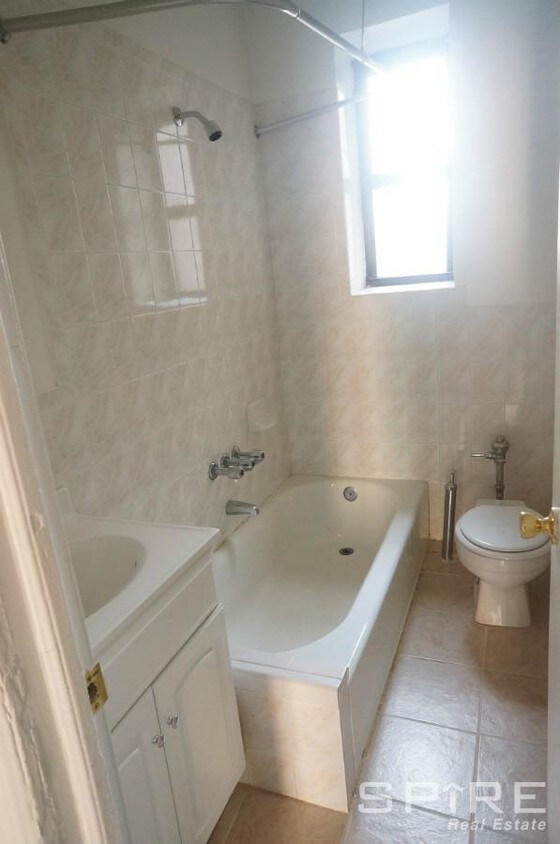 Foto del edificio - 1866 Ocean Ave