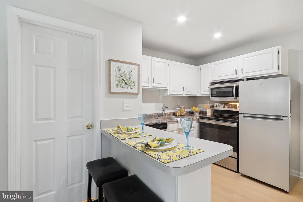 Foto principal - 6638 Hillandale Rd