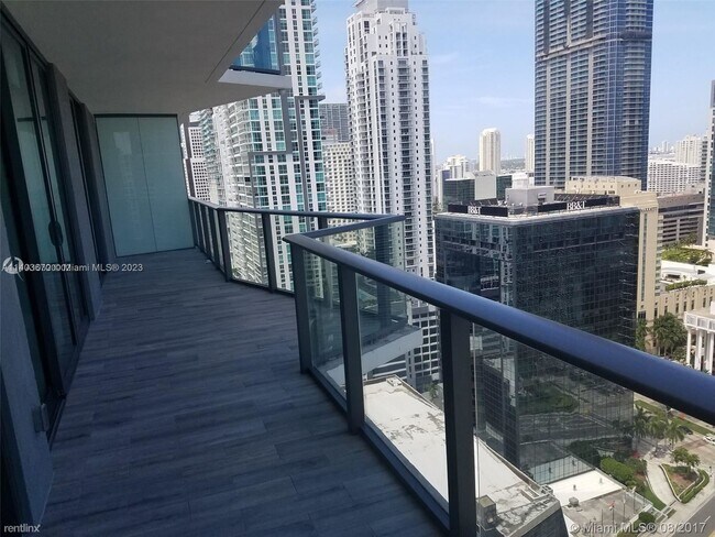 Foto del edificio - 2 br, 2 bath Condo - 1300 S Miami Ave