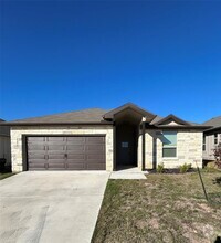Building Photo - 2232 Hornbeam St