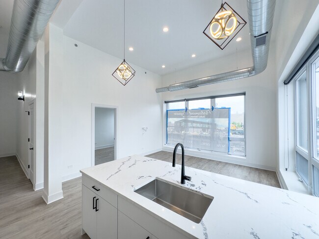 Foto del edificio - 4731 N Western Ave